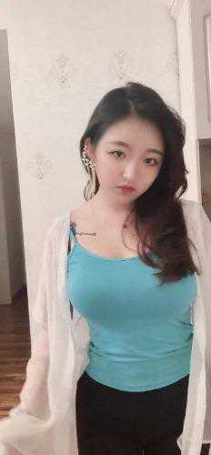 大波妮妮，粉嫩逼紧